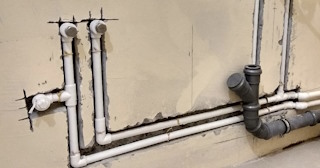 Штробление стен под трубы водоснабжения в Славгороде - доступные цены от 516 руб